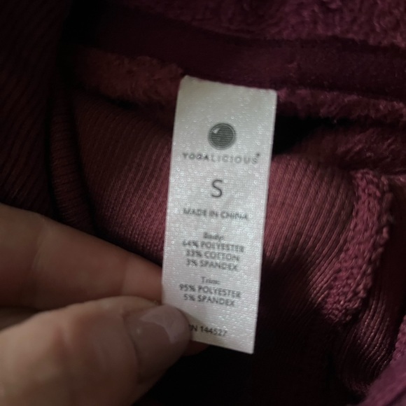 Oversized maroon hoodie in fantastic condition. - Picture 8 of 8
